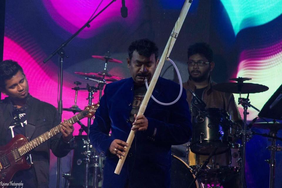 Naveen Kumar Mishra spielt Futujara