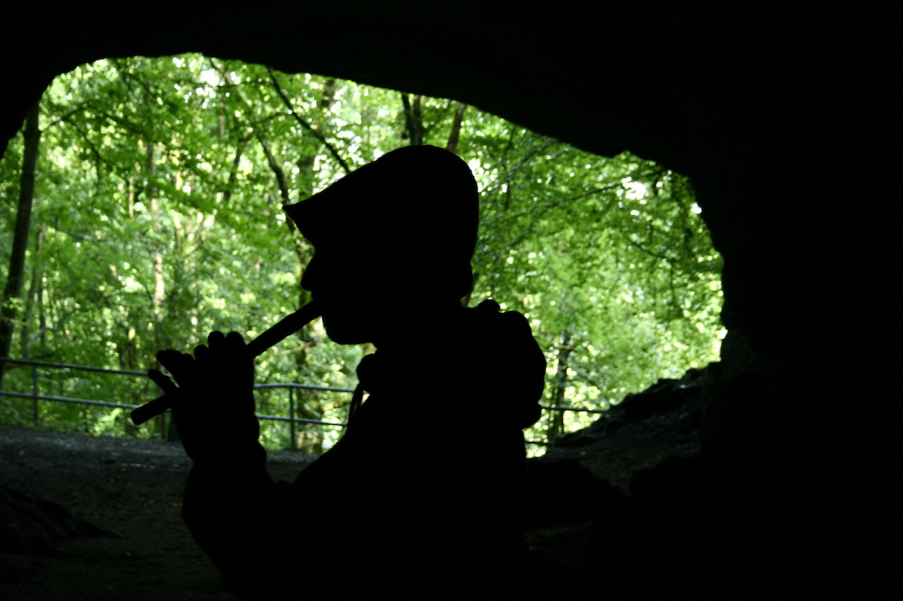 Klänge in der Feldhofhöhle im Hönnetal